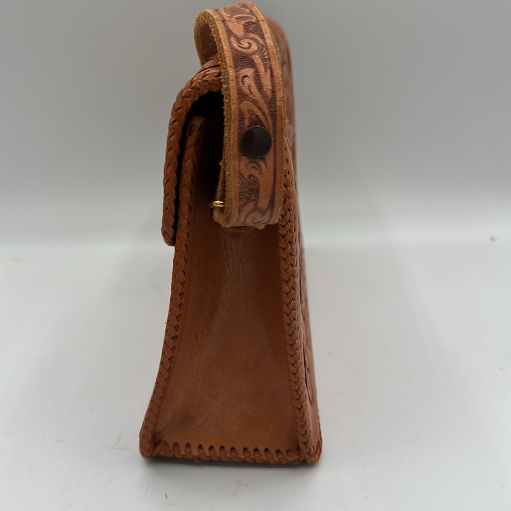 Hand tooled leather handbag. - Picture 2 of 9